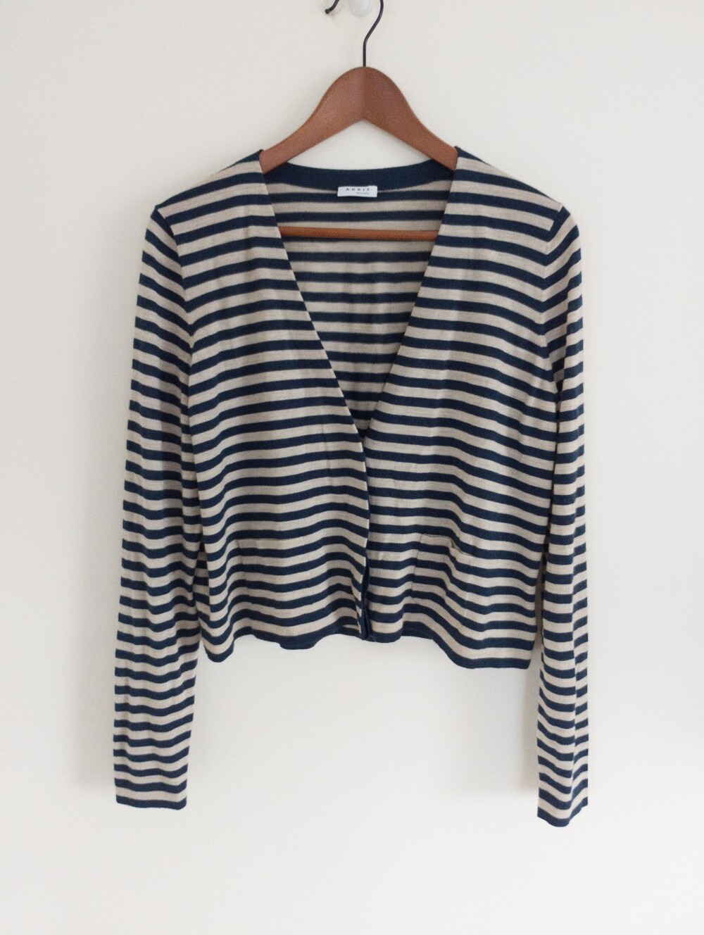 Akris Punto Hidden Button Striped Crop V Neck Wool Cardigan Size 14